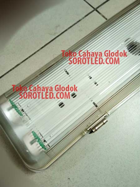Lampu Weatherproof 2x36watt IP65 Wired Philips LED Ecofit