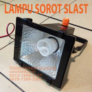 lampu sorot merk slast