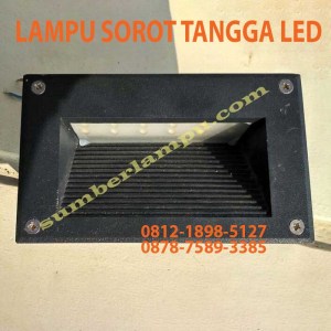 lampu sorot tangga