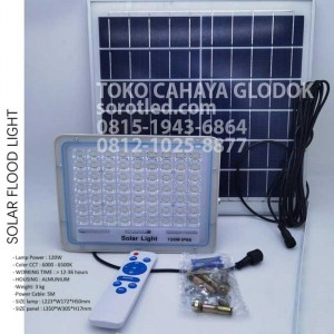 lampu sorot tenaga surya